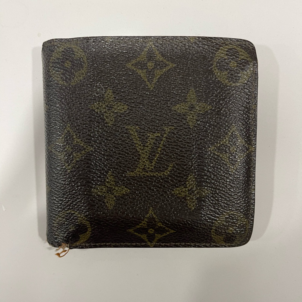 LV Wallet